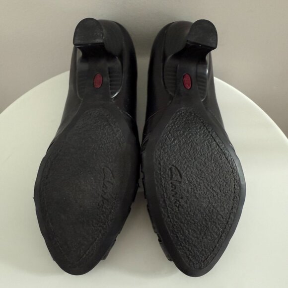 Clarks - Black - Leather Kitten Heels with Peep Toe - Size 8 - Picture 8 of 9